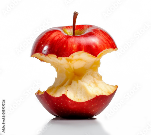 Manzana sobre fondo blanco