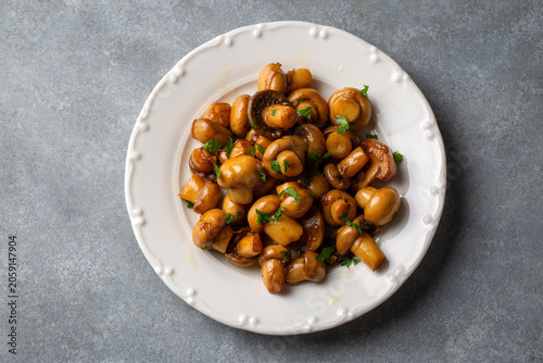 Garlic Butter Roasted Mushr...