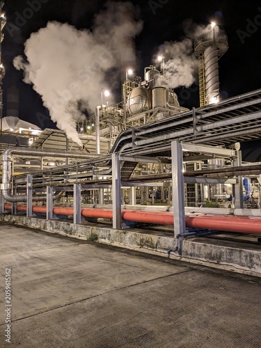 Konstfotografi Auxiliary Boiler System Running at Night with Steam Emission