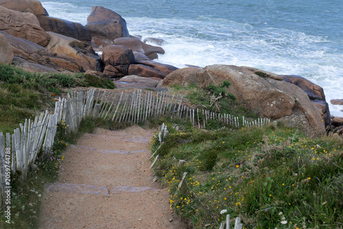 sentier vers la côte