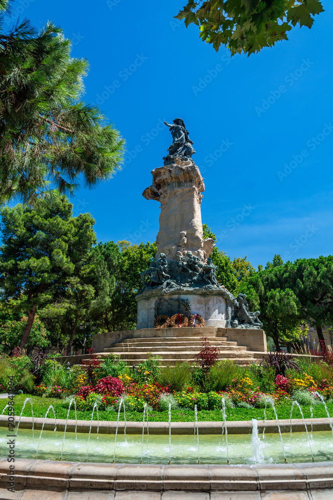 Obraz premium Monument to the Sieges in Zaragoza