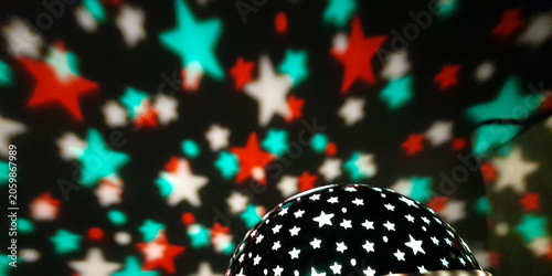 Foto Lampada con le stelle per la camera dei bambini - stupendo
