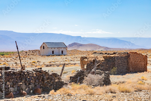 Obraz na płótnie Ruins of Uintjiesbos farmstead, colonial heritage site in the Tankwa Karoo