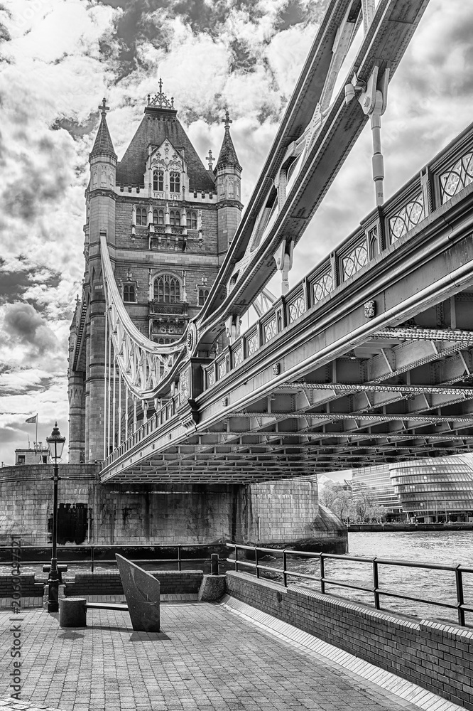 Obraz premium The iconic Tower Bridge, historical landmark in London, England, UK