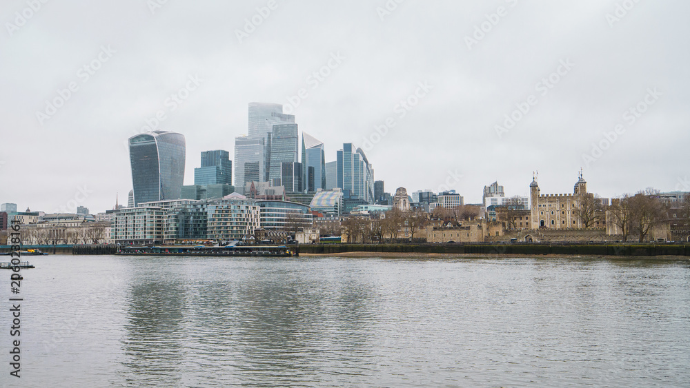 Obraz premium Skyline de Londres avec la Tour de Londres et la Tamise