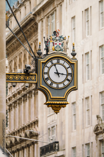 Fotografie Horloge victorienne dorée dans la City de Londres