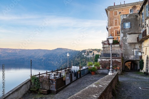 Canvas Print Panoramic terrace overlooking Lake Albano in the historic center of Castel Gando