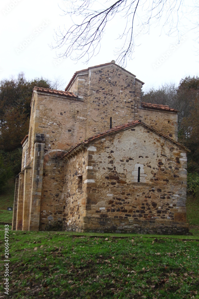 Obraz premium Iglesia de San miguel de Lillo