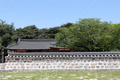 The scenery of traditional Korean houses built in harmony with nature.