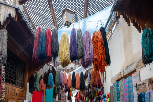 Tableau sur toile Dyed Wool Hanging in Dyers' Souk - Fez, Morocco