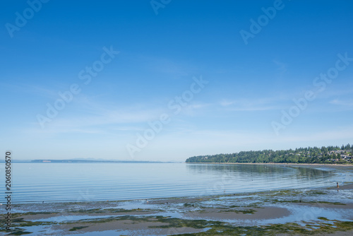 Obraz na płótnie Low Tide Beach at Crescent Road, White Rock, BC, Canada