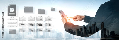 Foto Task management workflow dashboard visualizing to-do lists, ongoing tasks, revie