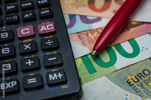 Rotstift ansetzen und Finanzmittel kürzen