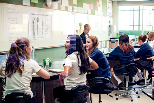 Fotografie Students engaged in science classroom.