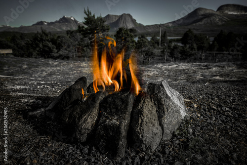Lagerfeuer in skandianvischer Wildnis