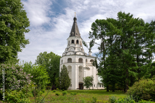 Obraz na płótnie The ancient church-bell tower of the Crucifixion of Christ on the territory of the Holy Dormition Convent