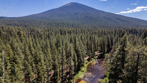 Fotografía Black Butte Above the Metolius River in Central Oregon
