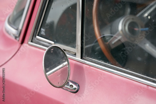 Photos Runder Außenspiegel und Interieur der legendären italienischen Limousine der Sec