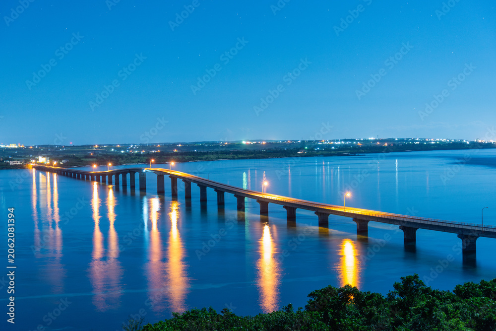 Obraz premium 来間大橋夜景 沖縄 宮古島市 来間島