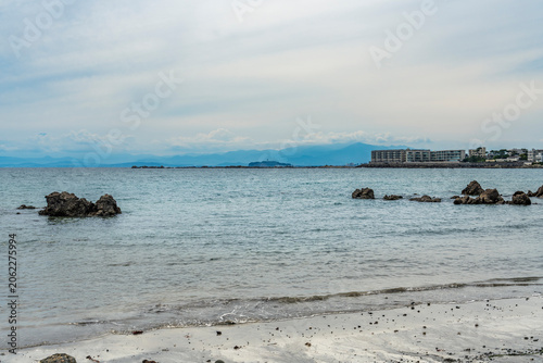 神奈川県　葉山町の初夏の海岸風景