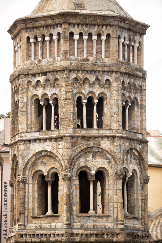 Fototapeta premium Bell tower of the historic basilica San Donato, Genoa