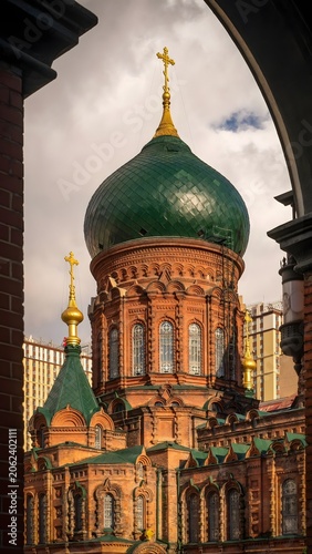 Fotografía Saint Sophia Cathedral with green onion dome in Harbin, China