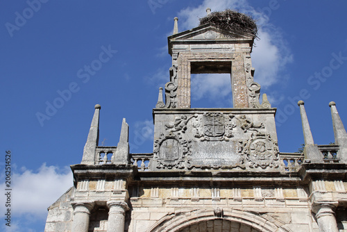 Obraz na płótnie fernan gonzalez arch in burgos in spain