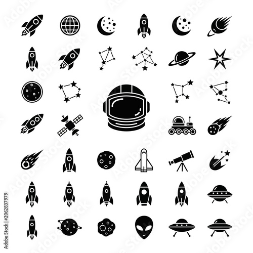 фотографія Black and white astronaut helmet icon.