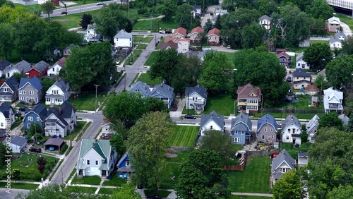 Obraz na plátně Toledo, Ohio residential urban homes neighborhoods and streets just outside of d