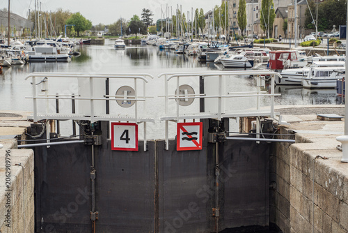 Cuadro en lienzo Pont Redon, écluse pont