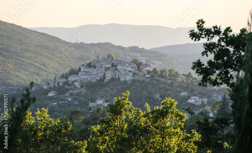 village perché de Dauphin dans le Luberon
