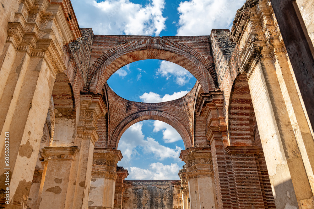 Naklejka premium Ruins of the ancient San Jose Cathedral, Antigua, Guatemala.