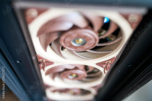 Konstfotografi Brown and beige fan with visible dirt buildup