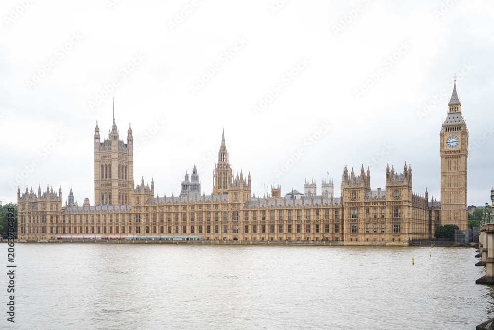 Fototapeta premium Palace of Westminster viewed across the River Thames in London