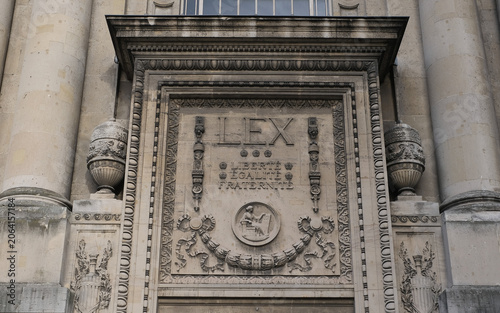Fotografía Classical/Neoclassical building façades, columns, pediments, Statues, Greco-Roman shapes and design, Ornaments