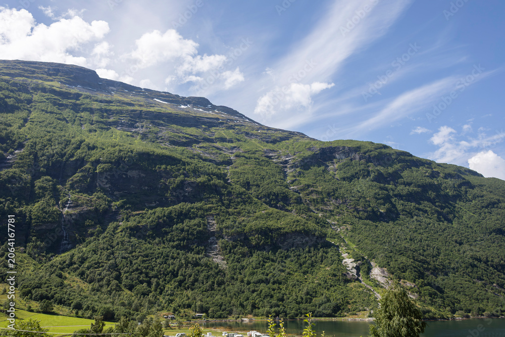 Naklejka premium The Norwegian Mountains and the Sky