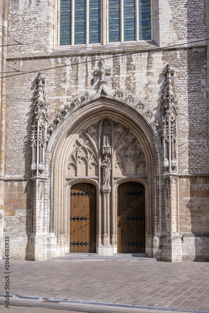 Fototapeta premium The Church of St. Nicholas is one of the oldest and most prominent monuments in the city of Ghent, Belgium.