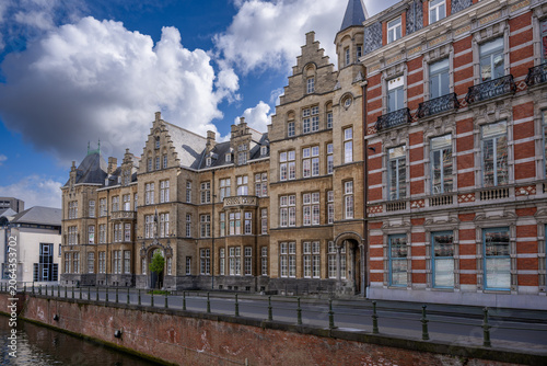 Bild auf Leinwand Ghent (Gante) is a port city located in northwest Belgium, at the confluence of the Lys and Scheldt rivers
