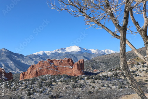Canvastavla View of Snowy Pikes Peak and Kissing Camels from Mesa Overlook