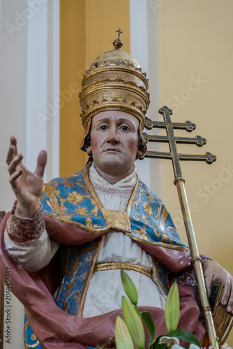 Foto Isernia, the statue of the patron saint, Saint Peter Celestine.