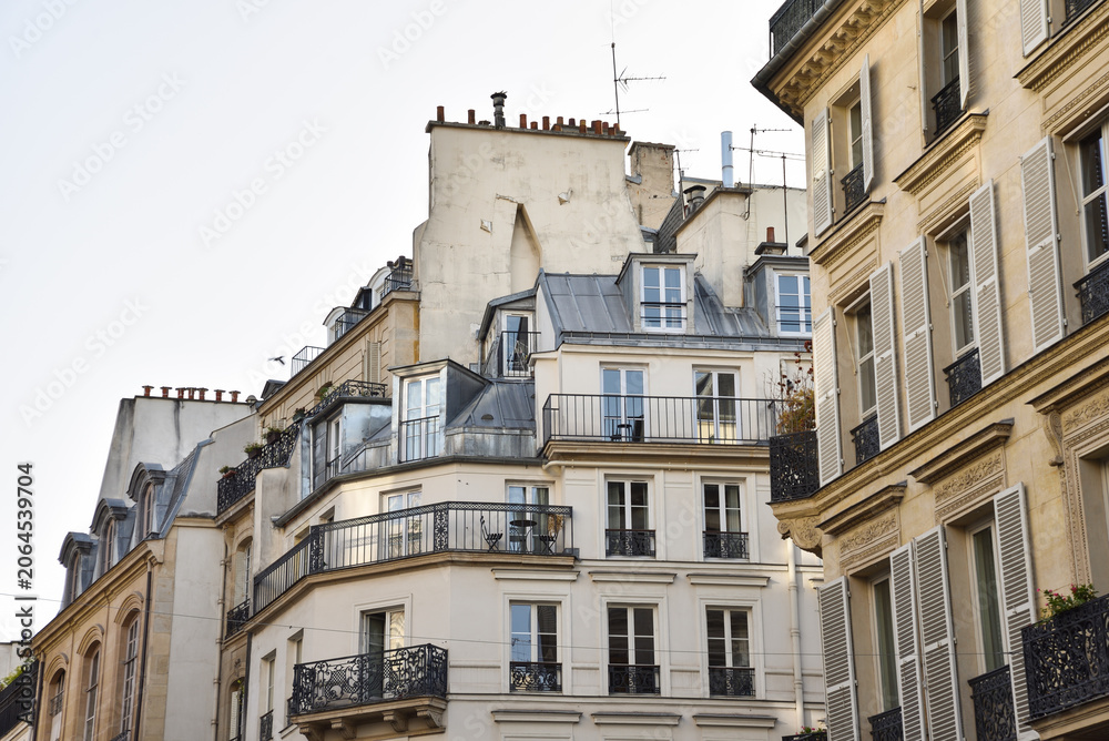 Obraz premium Historic Haussmann Apartment Buildings in Paris, France