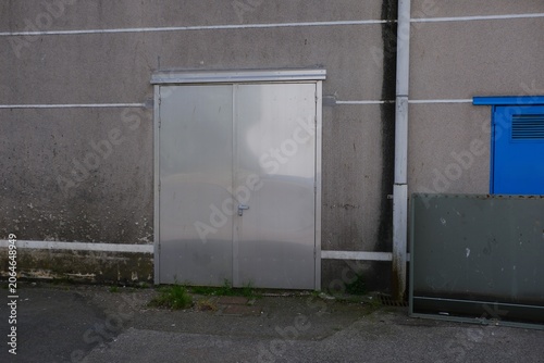 Porte d'usine