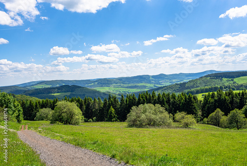 Die Rhön im satten Grün