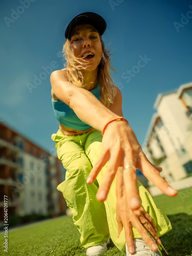 Obraz na płótnie Modern Street Dance Performance by Woman