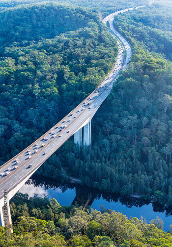 D Hwy_M1 Jam no sky vert pan