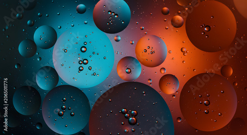 Abstract Oil Bubbles in Water with Vibrant Fluid Shapes and Artistic Macro Texture Effects