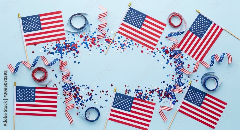 Obraz premium Patriotic american flags and decorations for 4th of july celebrations