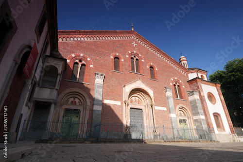 Basilica di Sant'Eustorgio Milano Church cathedral Christian religion buildings