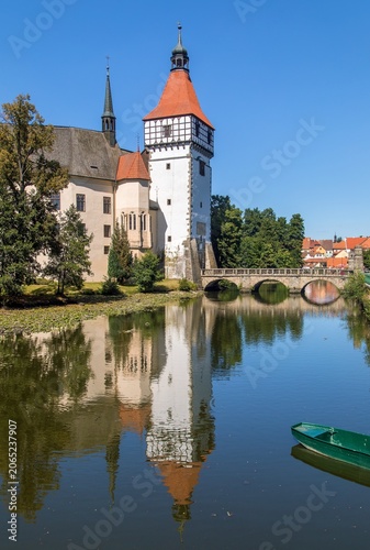 Cuadro en lienzo Blatná Water Castle and Chateau Bohemia Czech Republic