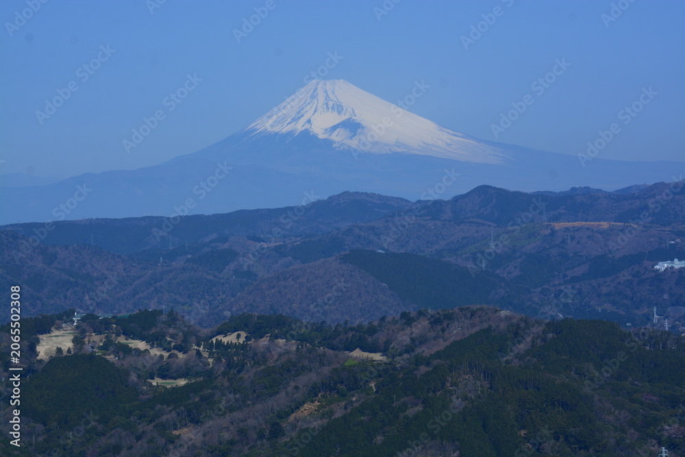 Fototapeta premium 静岡県 伊東市の大室山登山リフト